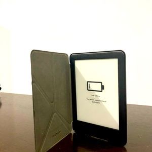 Amazon Kindle(2020) with Case and Charger